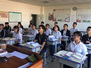 中国送り出し機関で日本人の先生による授業風景